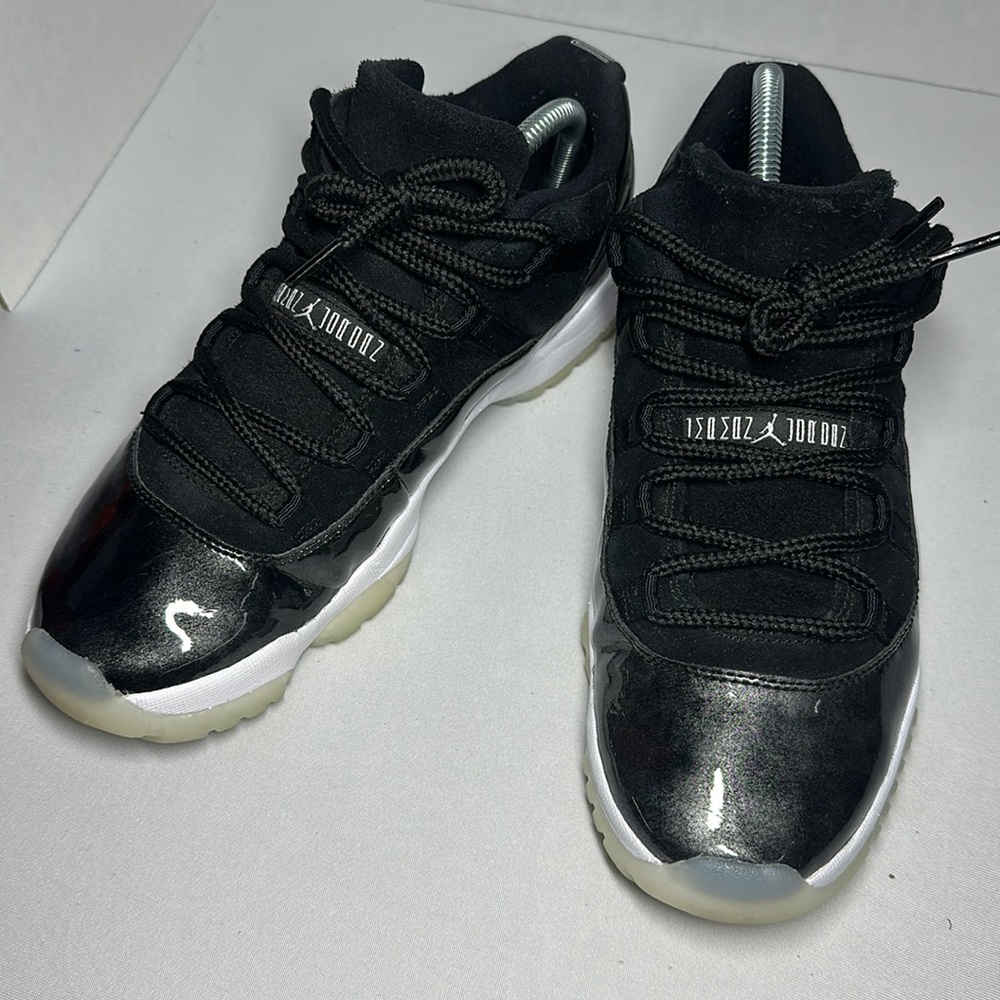 Jordan 11 Retro Low Barons Men's - 528895-010 - US